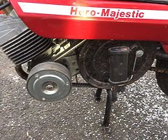 Hero majestic moped