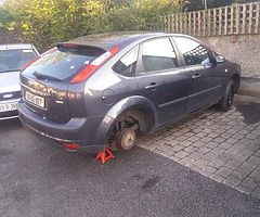Ford focus 07 1.8 petrol still drives but engine knocking in it all parts for sale pm me if into it