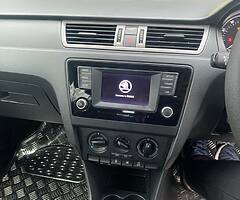 Skoda RAPID 1.2 petrol 2016 54k km WARRANTY FIANANCE - Image 4/10