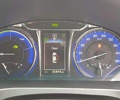 2017 Toyota Camry Hybrid - Image 7/10