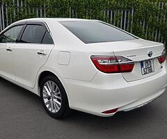 2017 Toyota Camry Hybrid - Image 8/10