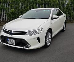 2017 Toyota Camry Hybrid - Image 9/10