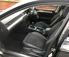 2017 Volkswagen Passat - Image 5/10
