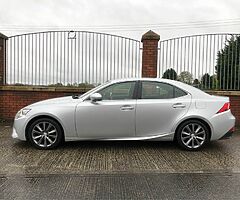 2017 Lexus IS 300 - Image 3/10