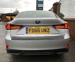 2017 Lexus IS 300 - Image 10/10
