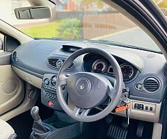 Renault Clio 1.4 petrol - Long MOT! - Image 4/8