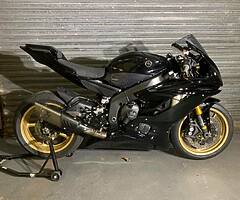 2017 Yamaha R6 race bike