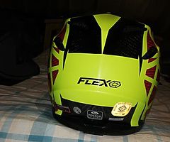 Bell Moto 9 carbon flex helmet - Image 3/10