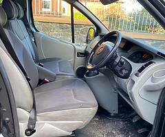 2007 Vivaro 2.5 Cdti Psv Auto Crewvan 5 Seats Take small Px - Image 8/9