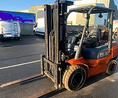 FOR SALE: Toyota 3 Ton Gas Forklift - Image 5/7