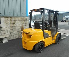 FOR SALE: Hyundai Forklift - Image 6/10