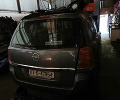 Opel zafira b breaking!
