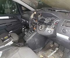 Opel zafira b breaking!