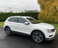 2017 Volkswagen Tiguan - Image 6/10