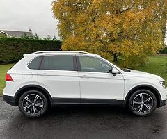 2017 Volkswagen Tiguan - Image 7/10