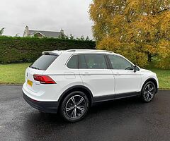 2017 Volkswagen Tiguan - Image 8/10