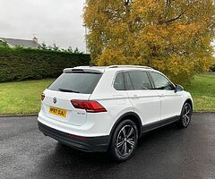 2017 Volkswagen Tiguan - Image 9/10