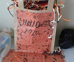 Hi guys, all orders for this week only have until Friday. Post and package is €7  Thanks