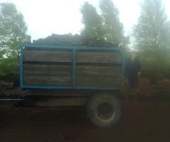 Trailers  loads af turf