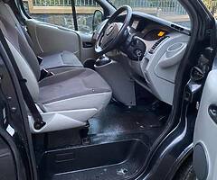 2007 Vivaro 2.5 5 Seater Crewvan Automatic Take Small px