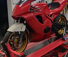 Honda cbr 600 track bike 

Starts & runs 

Requires some small jobs for track use..
...