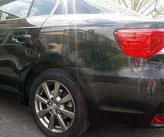 Toyota avensis 2013