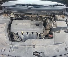 Toyota avensis 2004