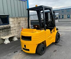 FOR SALE: Caterpillar Forklift - Image 3/8