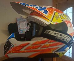 AIROH Moto X Helmet & Goggles kids Size Small 55/56
