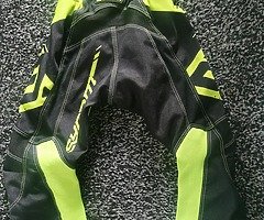 Kids Mx Helmet and Kits - Image 9/10