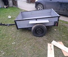 5ftx3ft trailer.. light trailergood springs n hitch,new timber,lights working,good wheels - Image 3/4