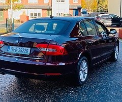 Skoda Superb Ambient 2.0 Diesel automatic dsg 151 
SHOWROOM CAR - Image 7/9
