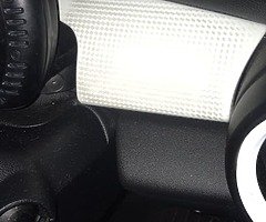 Mini Cooper D - Image 9/10