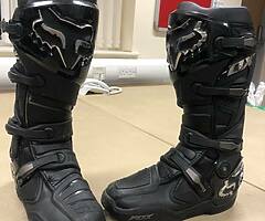 Fox instincts size 10