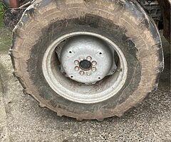 Pirelli tractor tyres,  front 380/ 85 R24 back  420 / 85 R34
