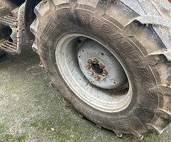 Pirelli tractor tyres,  front 380/ 85 R24 back  420 / 85 R34 - Image 4/8
