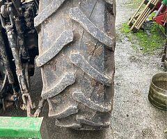 Pirelli tractor tyres,  front 380/ 85 R24 back  420 / 85 R34 - Image 8/8