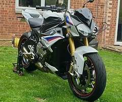2017 BMW S 1000