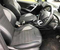 2016 Peugeot 2008 - Image 3/5