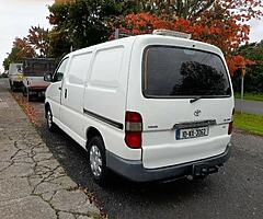 TOYOTA HIACE!