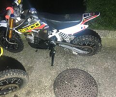 2 pitbikes