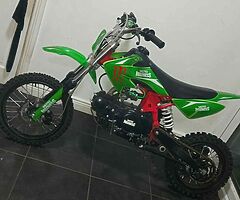 Any one breaking a pitbike and has 12" rear wheels and 14" front wheel