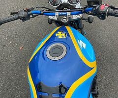 Suzuki bandit 600 

2000

24k miles 
...