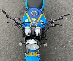 Suzuki bandit 600 

2000

24k miles 
...