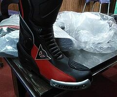 Customized suit included boots gloves complete set with top quality in best price