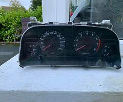 E10 Toyota Corolla wing bumper clocks - Image 4/7