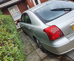 2004 Toyota Avensis
