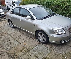 2004 Toyota Avensis