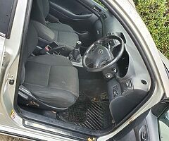 2004 Toyota Avensis - Image 5/7