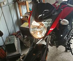 9000 miles, 2 new tyres, 2 new sprockets and a new chain only on about 3 months ago, easy on fuel
Du - Image 4/7